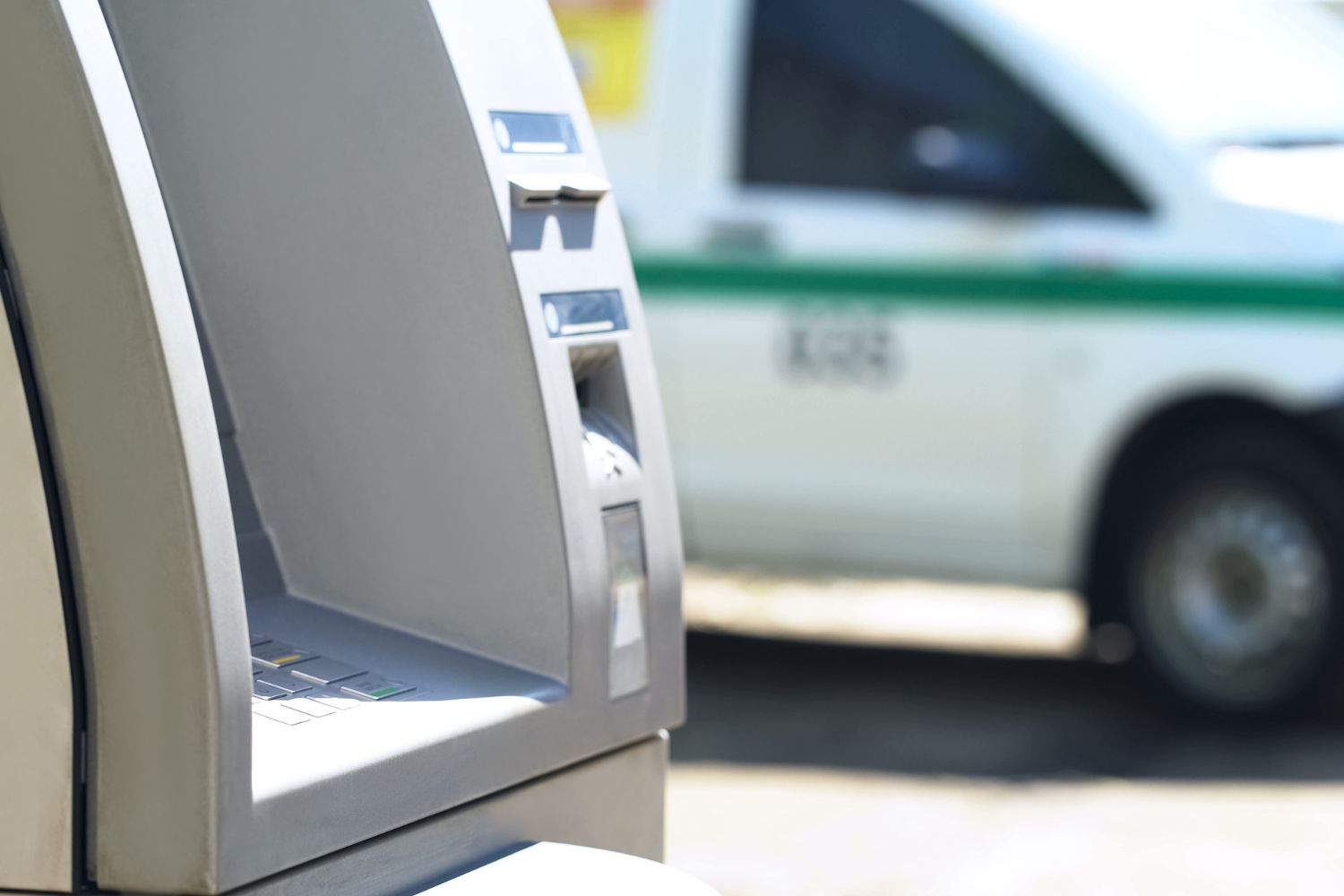 Přeprava hotovosti a cenin​ - Property Security Management Karlovy Vary, bezpečnostní agentura